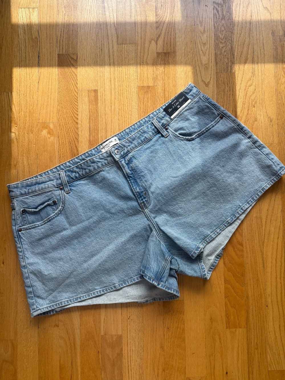 NWT Abercrombie Curve Love Mid Rise A-Line Short